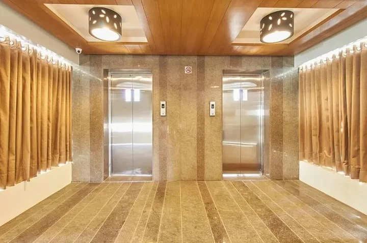 Гандхинагар: 7Wonders Hotel