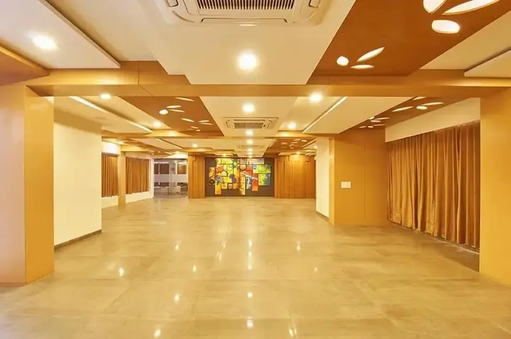 Гандхинагар: 7Wonders Hotel