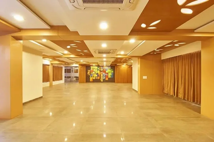 Гандхинагар: 7Wonders Hotel