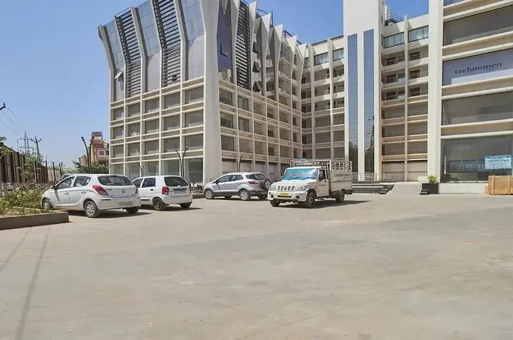 Гандхинагар: 7Wonders Hotel
