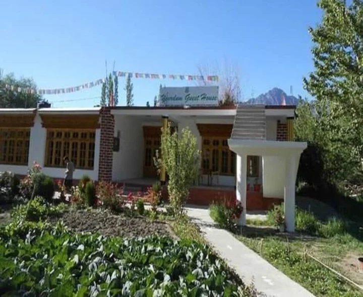 Хундер: Yourdum Guest House