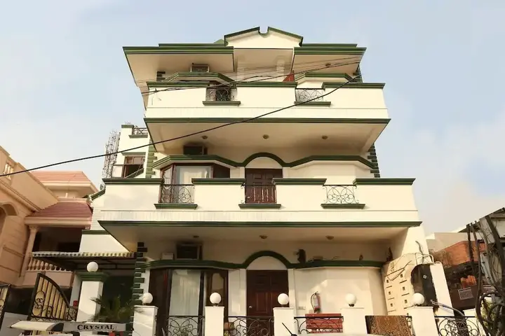 Гуруграм: OYO 8535 Hotel Mayarch