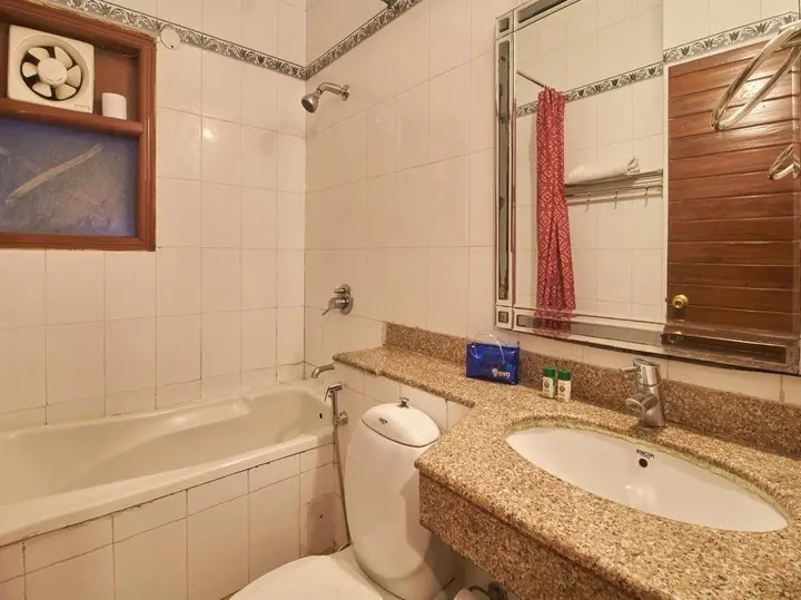Гуруграм: OYO 8535 Hotel Mayarch