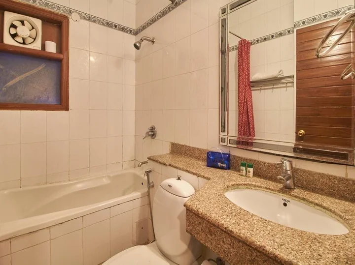 Гуруграм: OYO 8535 Hotel Mayarch