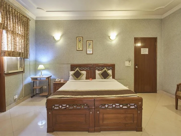 Гуруграм: OYO 8535 Hotel Mayarch