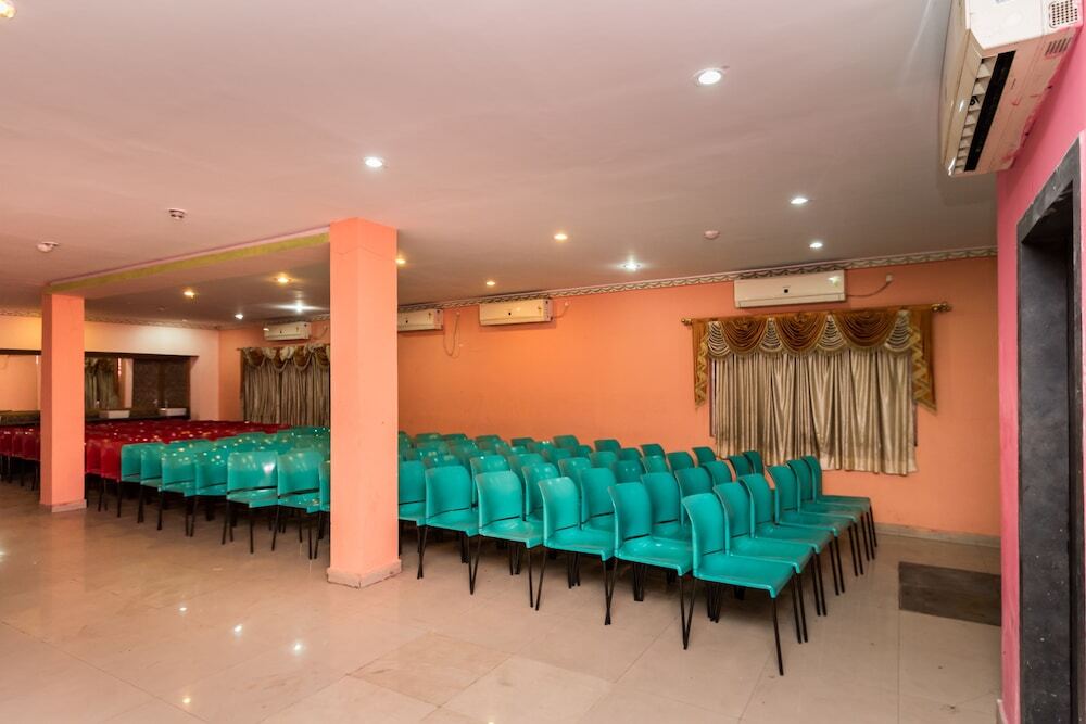 Колката: OYO 3276 Hotel Rockstar Suites