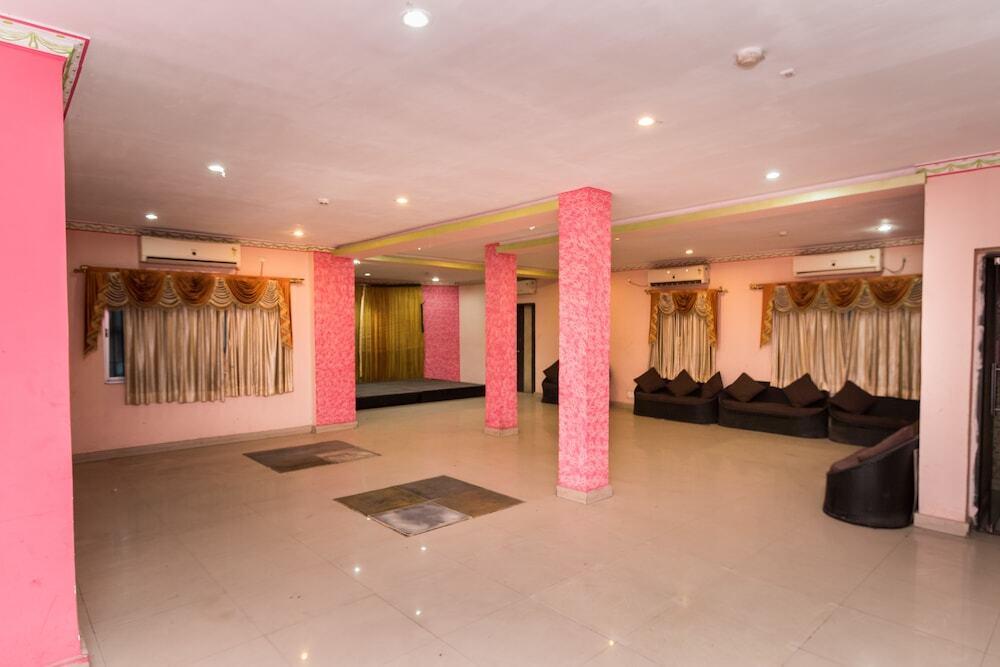 Колката: OYO 3276 Hotel Rockstar Suites