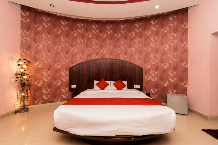 Колката: OYO 3276 Hotel Rockstar Suites