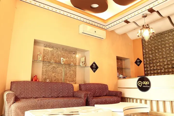 Колката: OYO 3276 Hotel Rockstar Suites