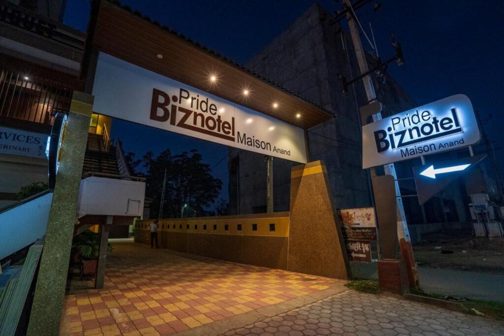 Ананд: Pride Biznotel - The Maison Anand