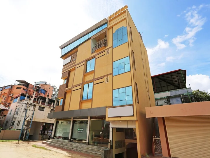 Кушалнагар: OYO 9583 Hotel Qinn