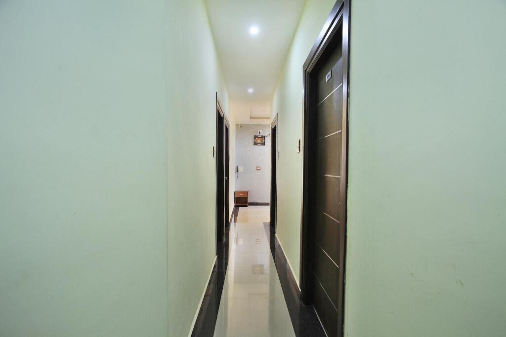 Кушалнагар: OYO 9583 Hotel Qinn