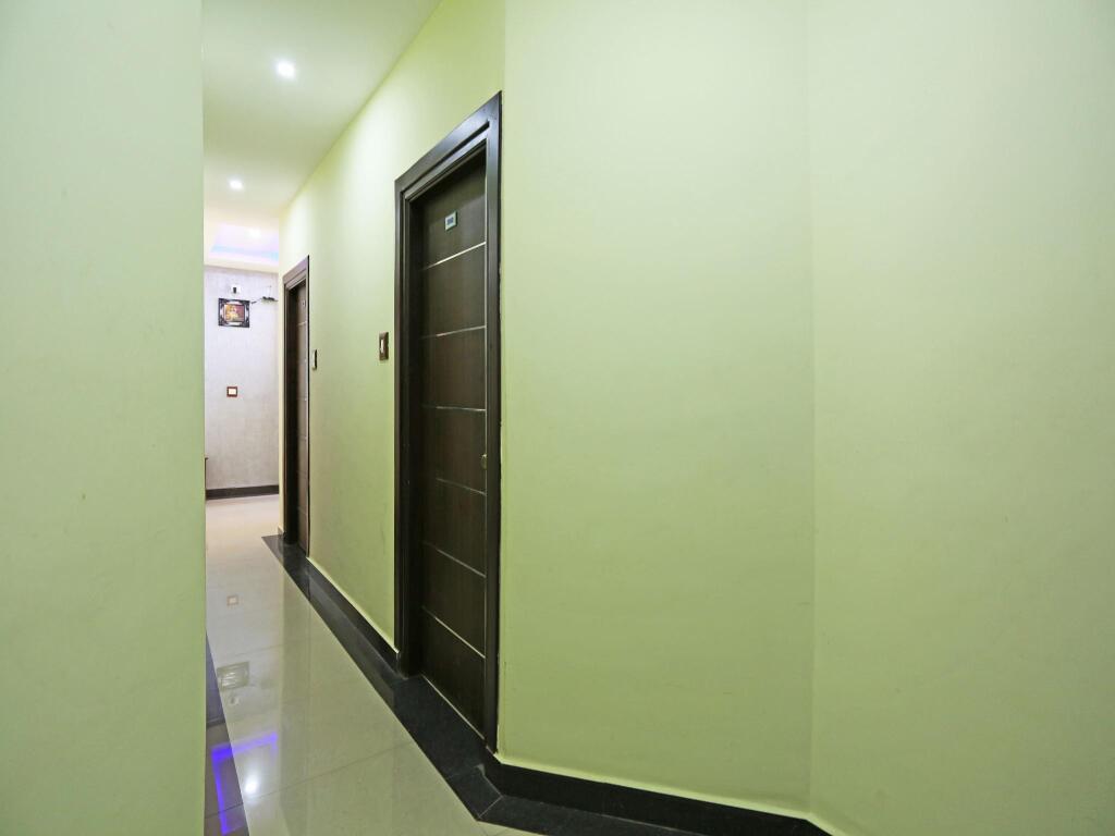 Кушалнагар: OYO 9583 Hotel Qinn