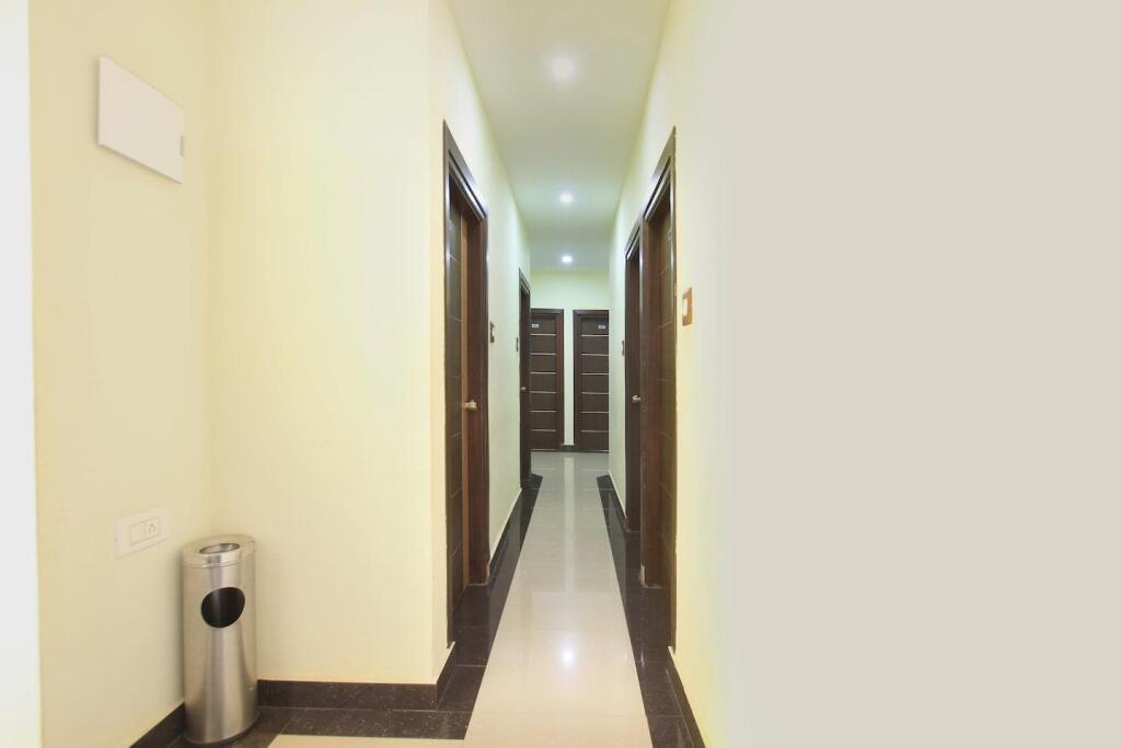 Кушалнагар: OYO 9583 Hotel Qinn