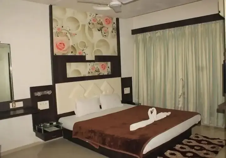 Дахану: Hotel Saffron