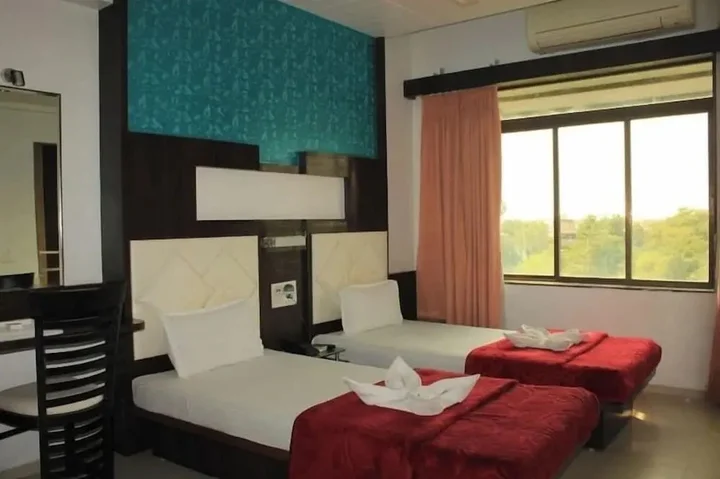 Дахану: Hotel Saffron