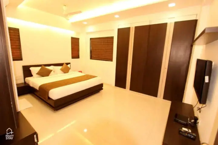 Сурат: ShriNivas Residency