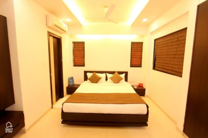Сурат: ShriNivas Residency