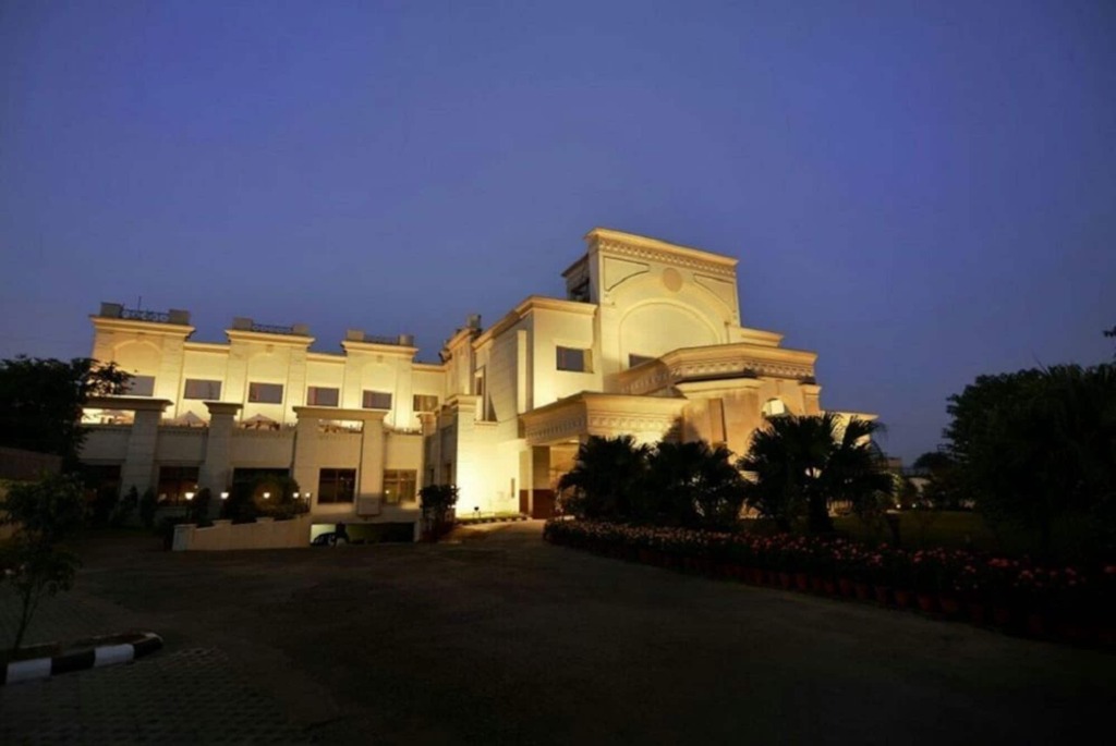 Прем-Нагар: The Competent Palace Hotel