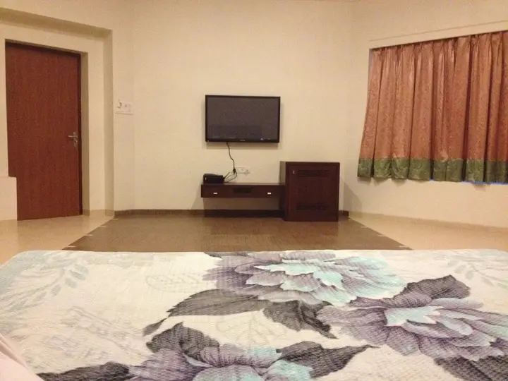 Киим: Elysium Resort Alibaug