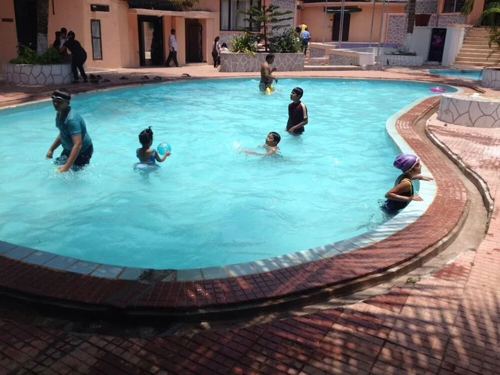Киим: Elysium Resort Alibaug