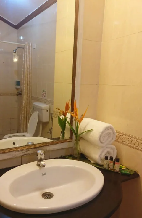 Верем: The Camelot Beach Resort
