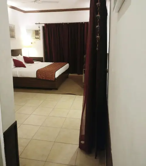 Верем: The Camelot Beach Resort