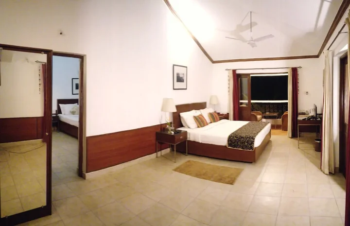 Верем: The Camelot Beach Resort