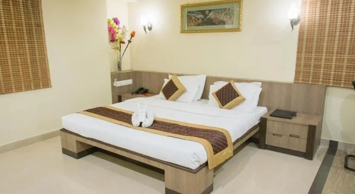 Нагпур: Vora Corporate Inn