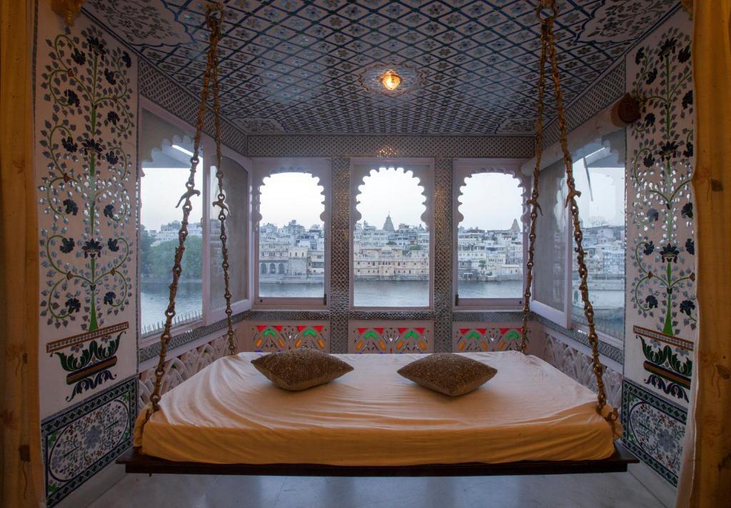 Удаипур: Lake Pichola Hotel
