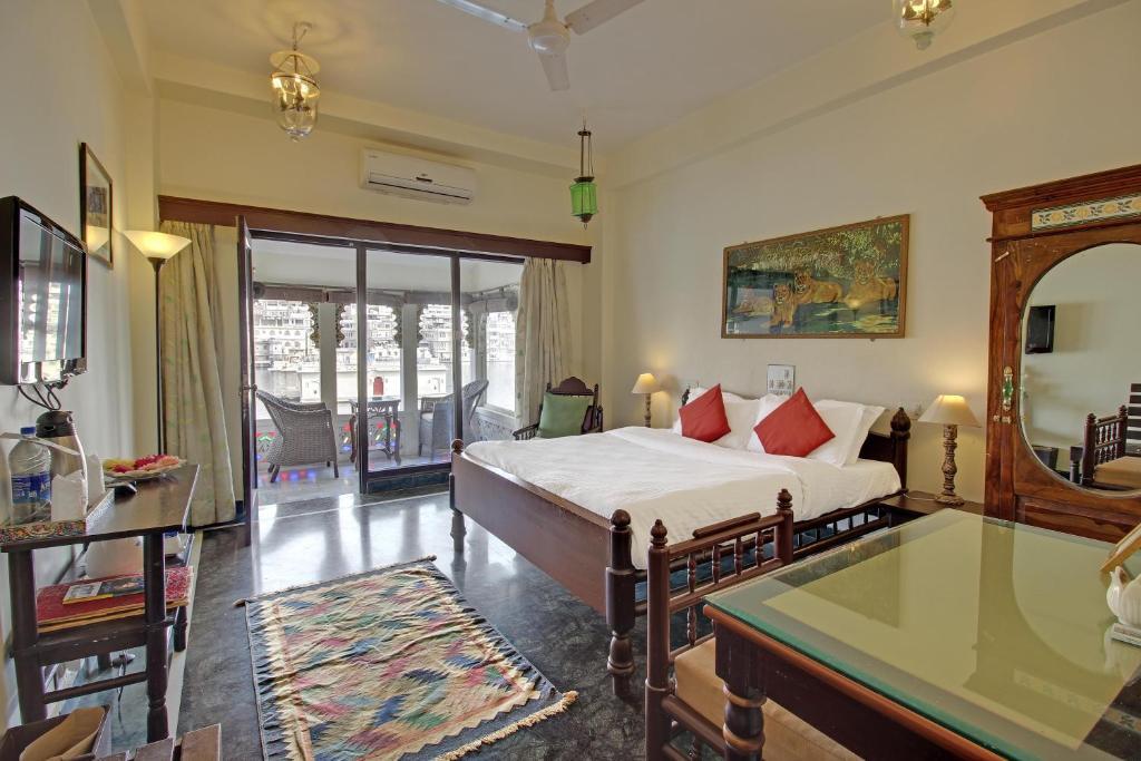 Удаипур: Lake Pichola Hotel