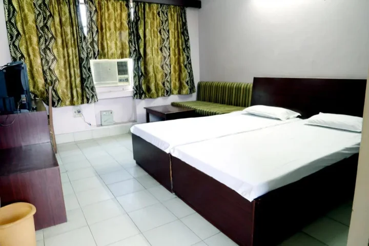 Праяградж: Hotel Prayag
