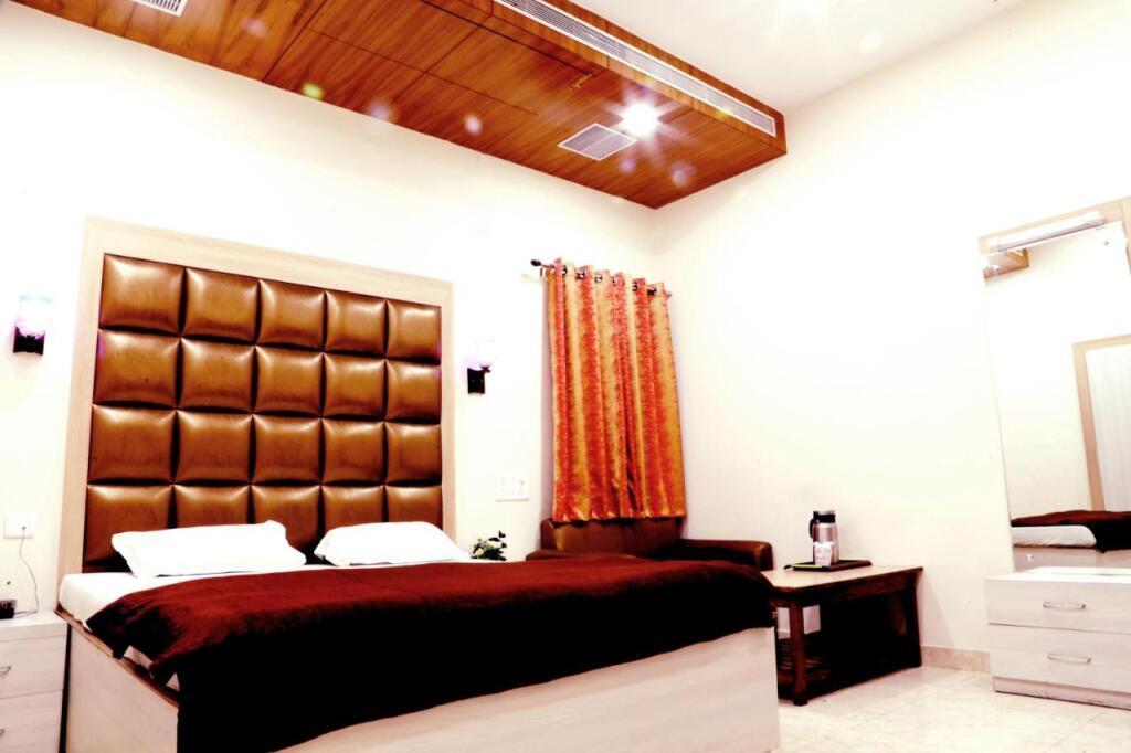 Праяградж: Hotel Prayag