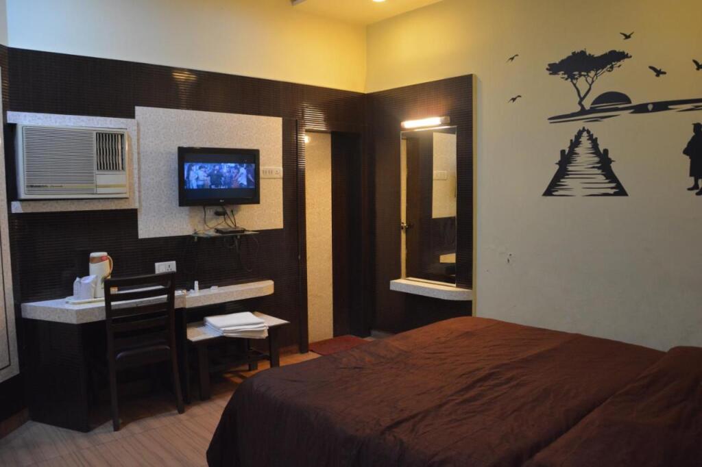 Праяградж: Hotel Prayag