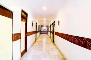Праяградж: Hotel Prayag