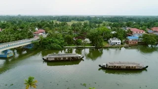 Чампакулам: Triveny River Palace
