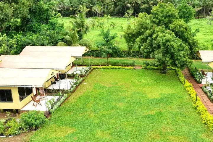 Пляж Мандва: Nirmal Cottages