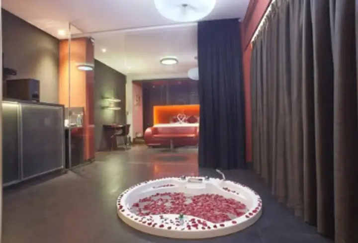 Калангут: Fahrenheit Hotel
