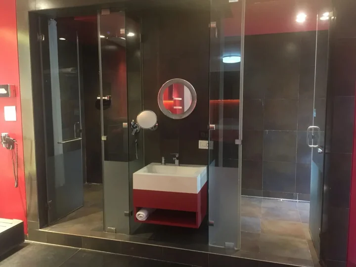 Калангут: Fahrenheit Hotel