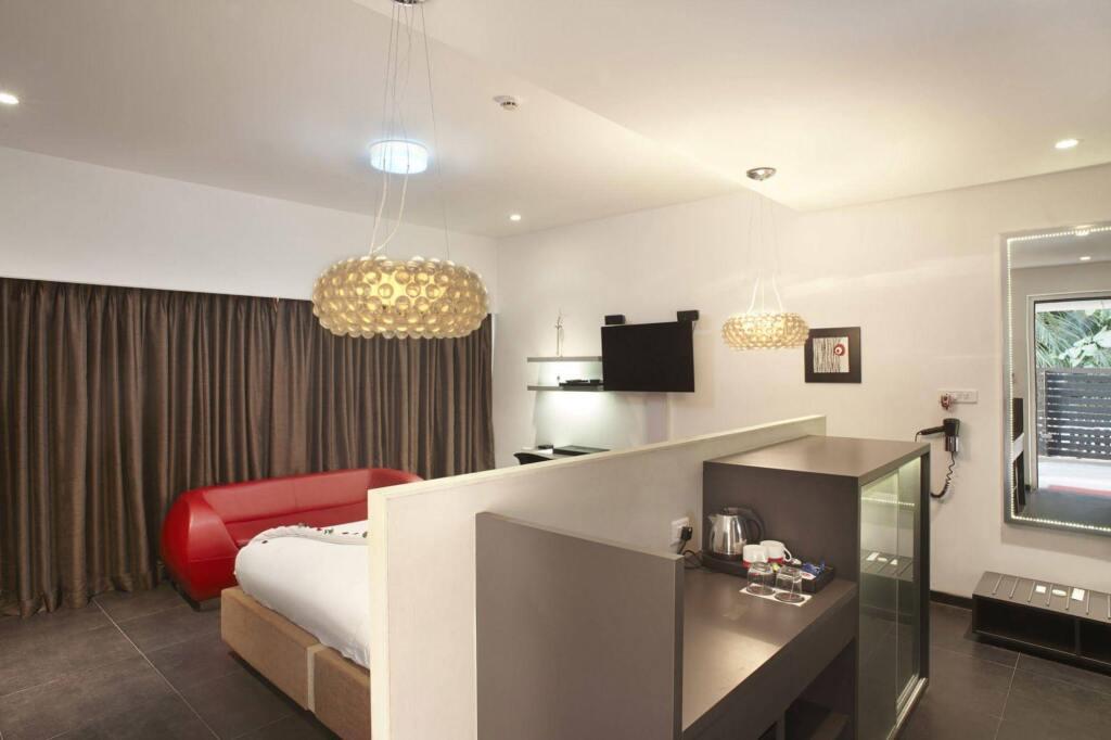 Калангут: Fahrenheit Hotel