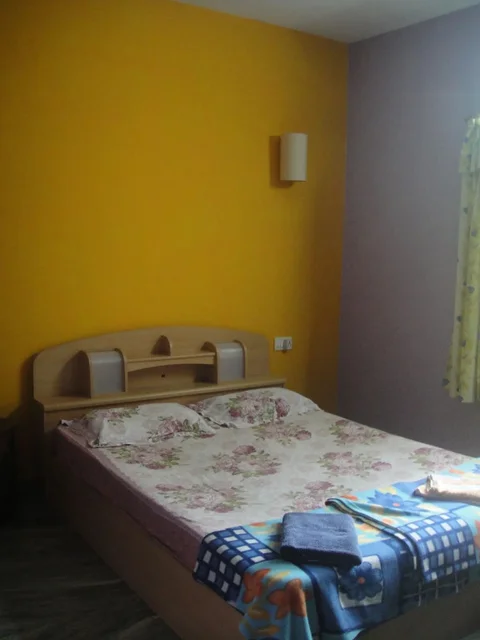 Анджуна: The Orange House