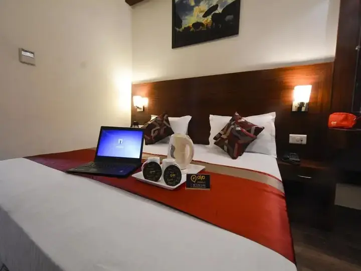 Варанаси: OYO 492 Hotel Janhvi International