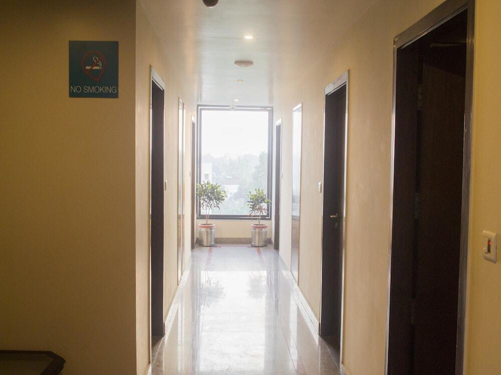 Варанаси: OYO 492 Hotel Janhvi International