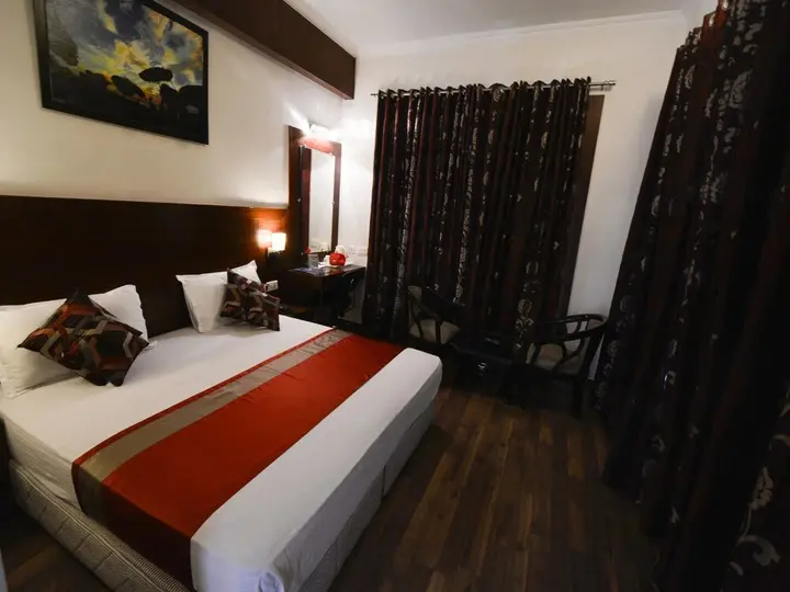 Варанаси: OYO 492 Hotel Janhvi International