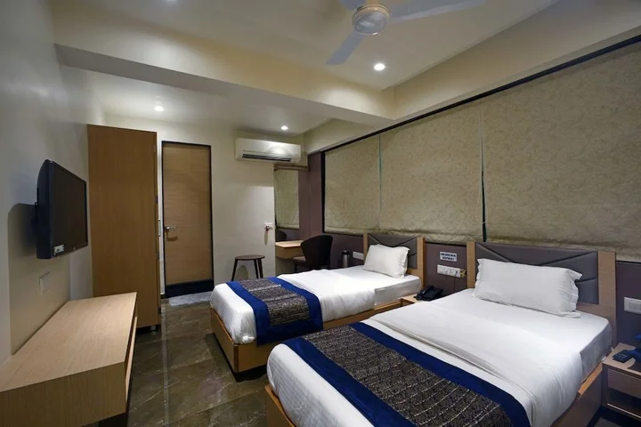 Гандхинагар: Hotel Middle Town