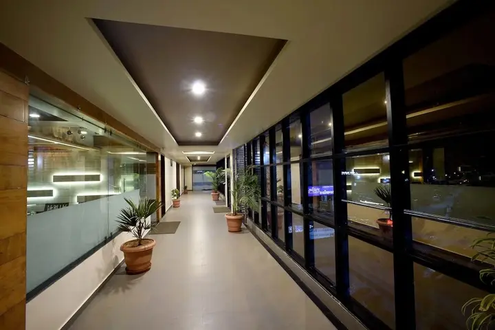 Гандхинагар: Hotel Middle Town