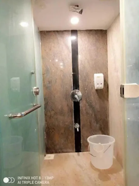 Хинджевади: Hotel Lxia