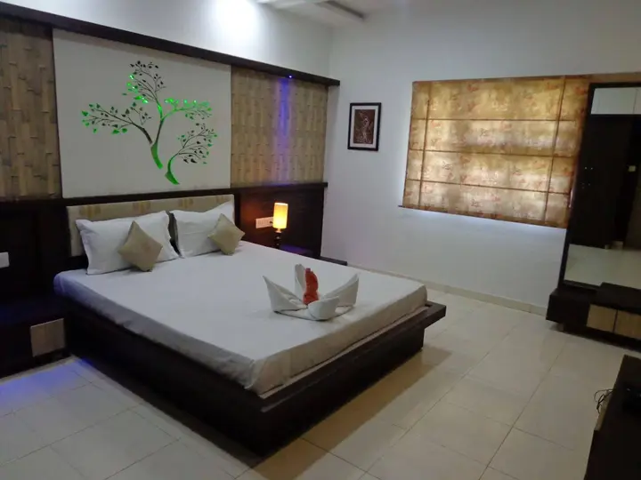 Ахмедабад: 10 blossoms Hospitality Services