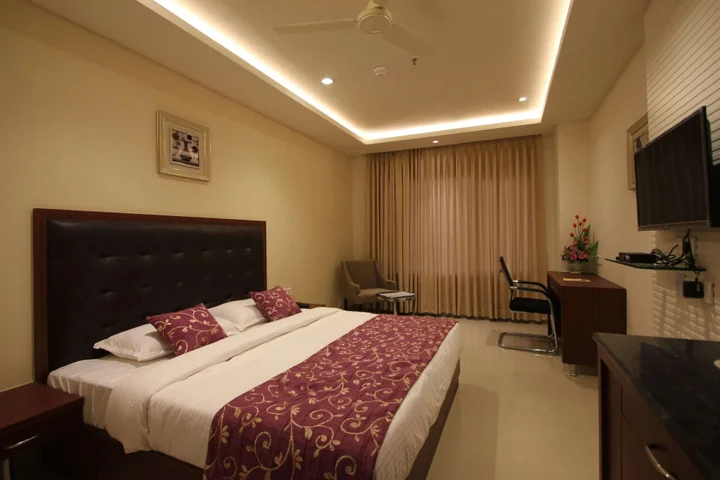 Шамшабад: Hotel Hyderabad Grand