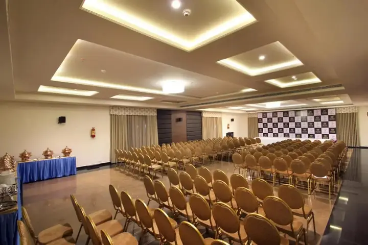 Шамшабад: Hotel Hyderabad Grand